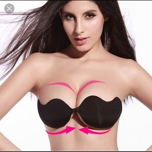 Adhesive Bra in Black